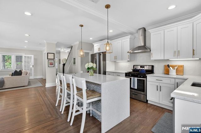 54 Van Riper Avenue, Rutherford, NJ 07070