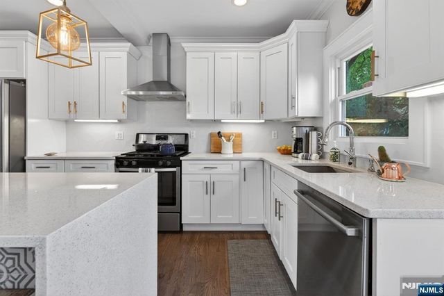54 Van Riper Avenue, Rutherford, NJ 07070