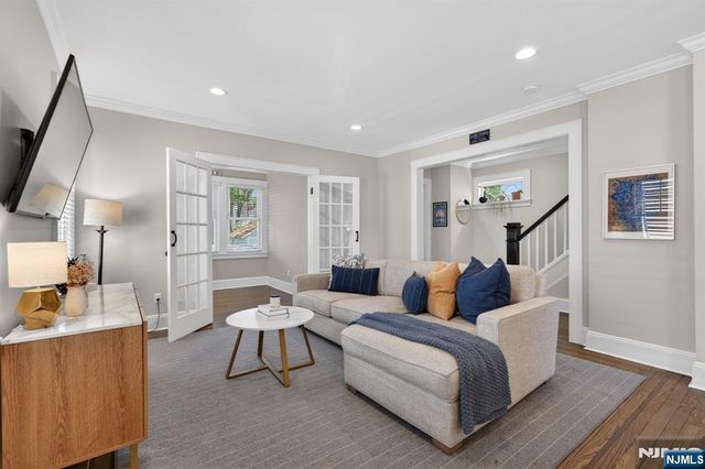 54 Van Riper Avenue, Rutherford, NJ 07070