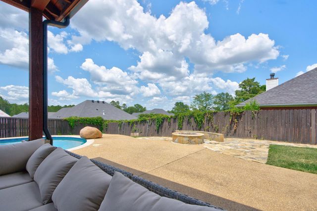 3801 Fern Ridge, Longview, TX 75605