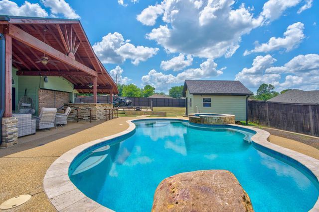 3801 Fern Ridge, Longview, TX 75605