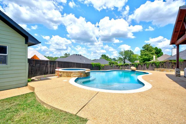 3801 Fern Ridge, Longview, TX 75605