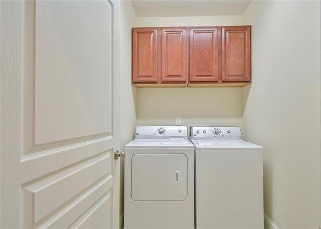 42 Versante Court, Houston, TX 77070