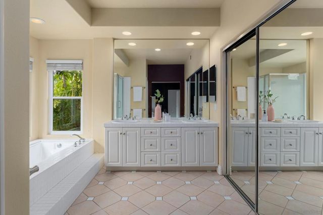 4909 Sandshore Ct, San Diego, CA 92130