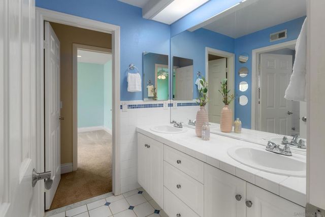 4909 Sandshore Ct, San Diego, CA 92130