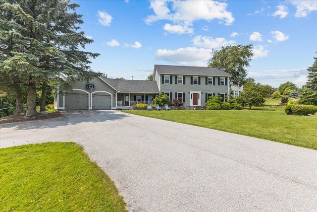 4 Lakemont Drive, St. Albans Town, VT 05478