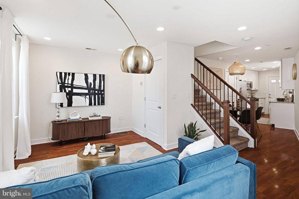 2015 MARTHA ST, PHILADELPHIA, PA 19125 — photo 2