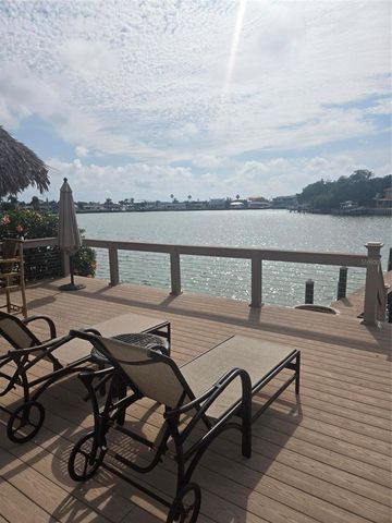531 HARBOR DRIVE N, Indian Rocks Beach, FL 33785