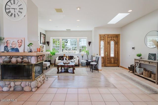 2257 W Avenue O4, Palmdale, CA 93551