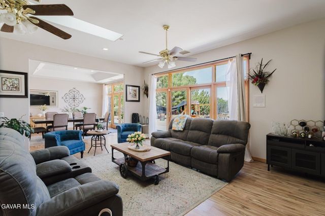 2257 W Avenue O4, Palmdale, CA 93551