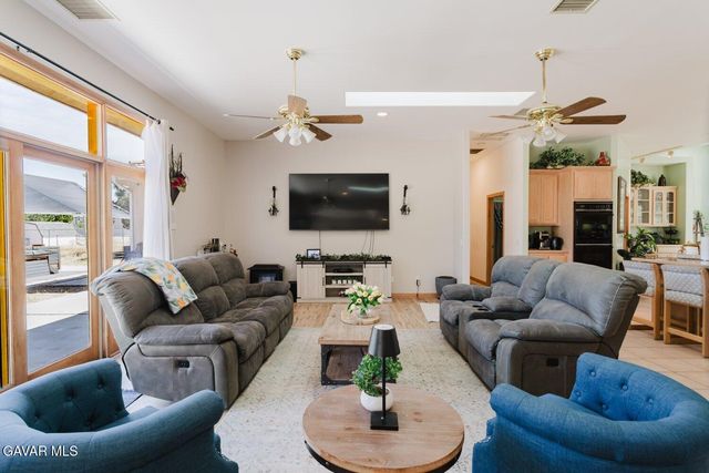 2257 W Avenue O4, Palmdale, CA 93551