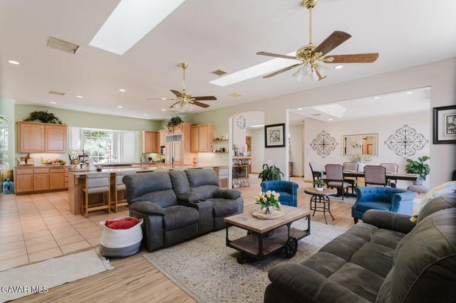 2257 W Avenue O4, Palmdale, CA 93551
