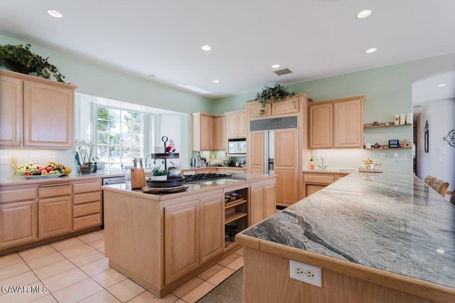 2257 W Avenue O4, Palmdale, CA 93551