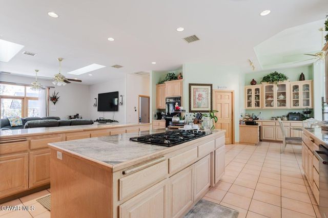 2257 W Avenue O4, Palmdale, CA 93551