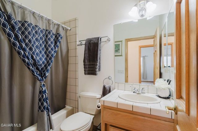 2257 W Avenue O4, Palmdale, CA 93551