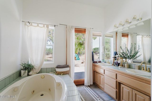 2257 W Avenue O4, Palmdale, CA 93551