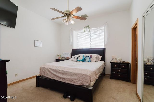 2257 W Avenue O4, Palmdale, CA 93551