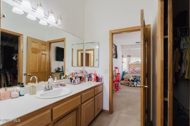 2257 W Avenue O4, Palmdale, CA 93551