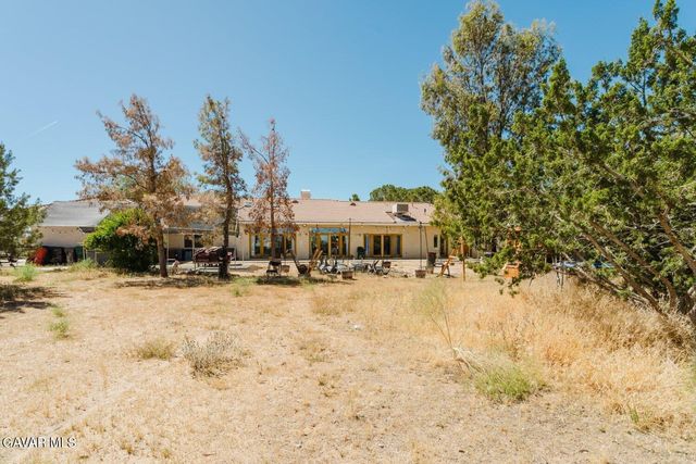 2257 W Avenue O4, Palmdale, CA 93551