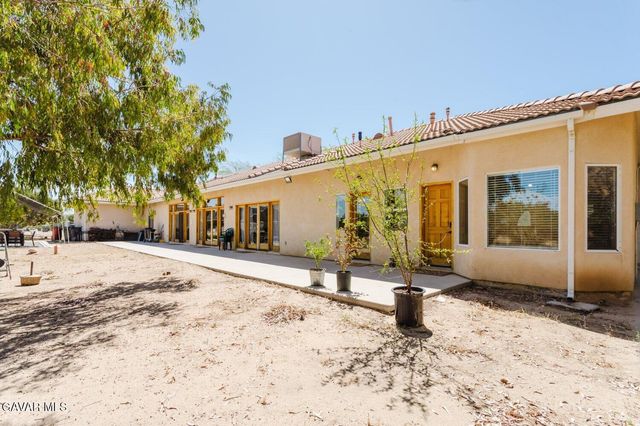 2257 W Avenue O4, Palmdale, CA 93551