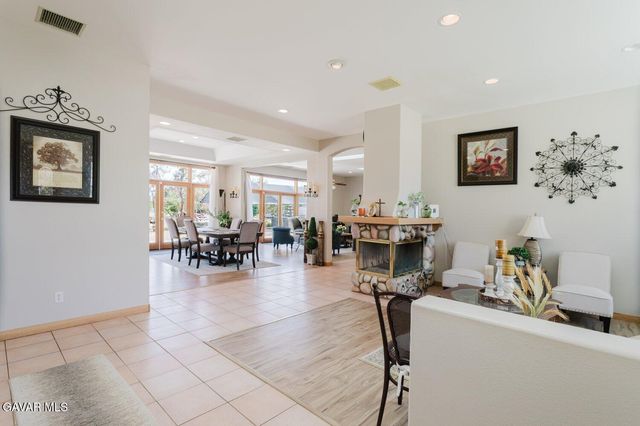 2257 W Avenue O4, Palmdale, CA 93551