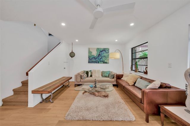 200 NE 17th Ct 805, Fort Lauderdale, FL 33305