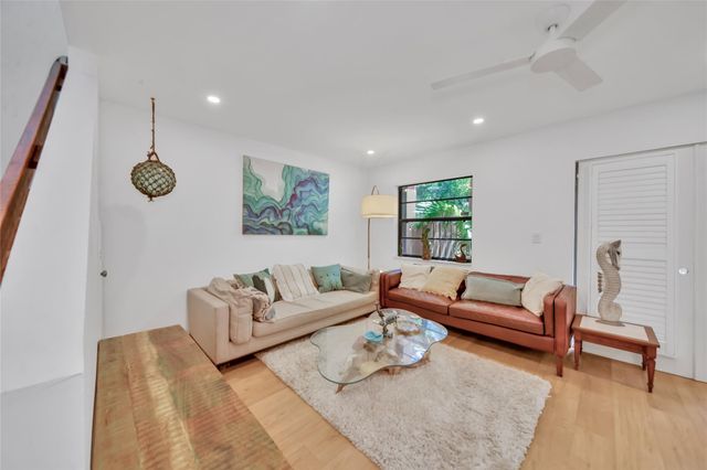 200 NE 17th Ct 805, Fort Lauderdale, FL 33305