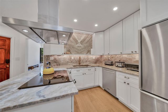 200 NE 17th Ct 805, Fort Lauderdale, FL 33305