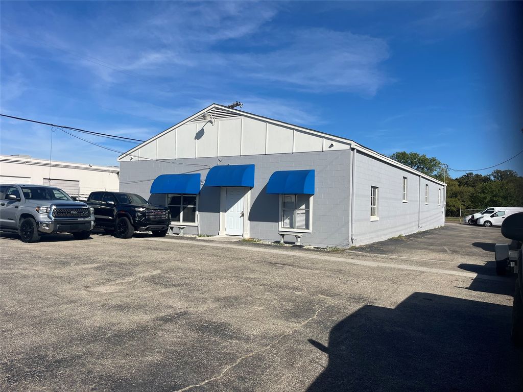 925 Luke Street, Irving, TX 75061 — exterior