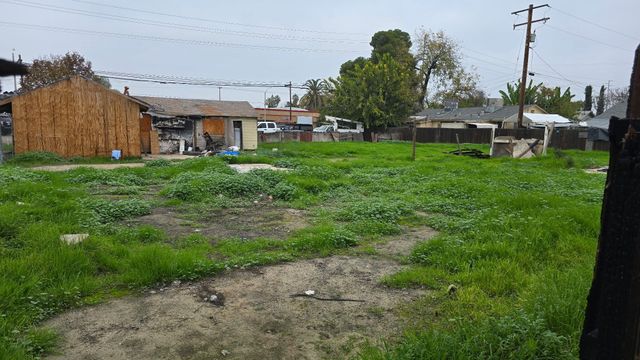 146 S Magnolia Ave Avenue, Farmersville, CA 93223