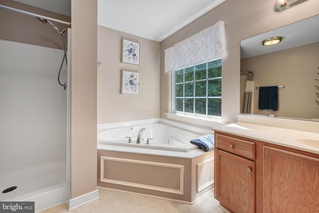 288 RONI LN LN, Louisa, VA 23093