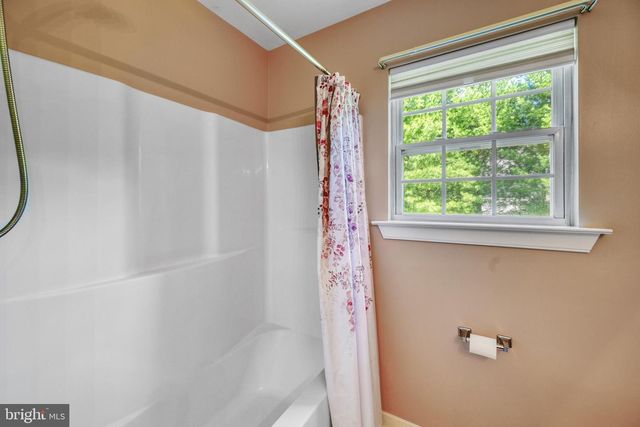 288 RONI LN LN, Louisa, VA 23093