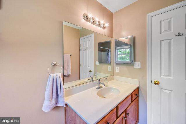 288 RONI LN LN, Louisa, VA 23093