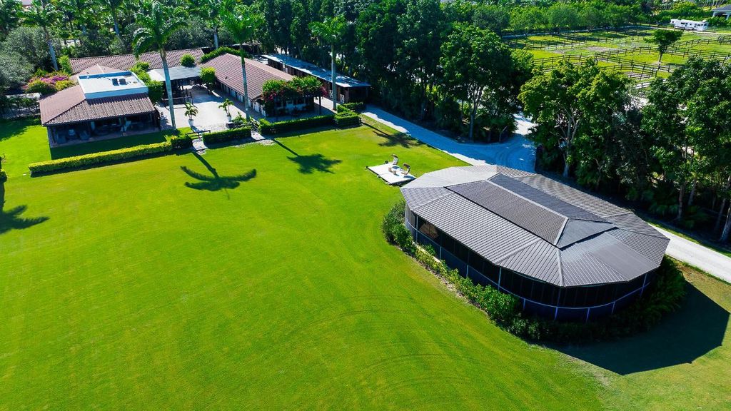 Image 11 of property listing at 5420 Las Palmas Avenue, Wellington, FL 33449