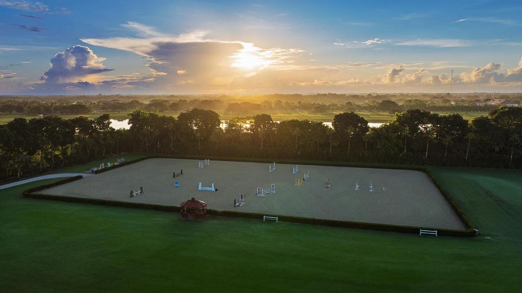 Image 14 of property listing at 5420 Las Palmas Avenue, Wellington, FL 33449