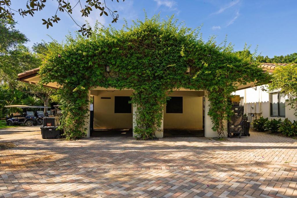 Image 19 of property listing at 5420 Las Palmas Avenue, Wellington, FL 33449