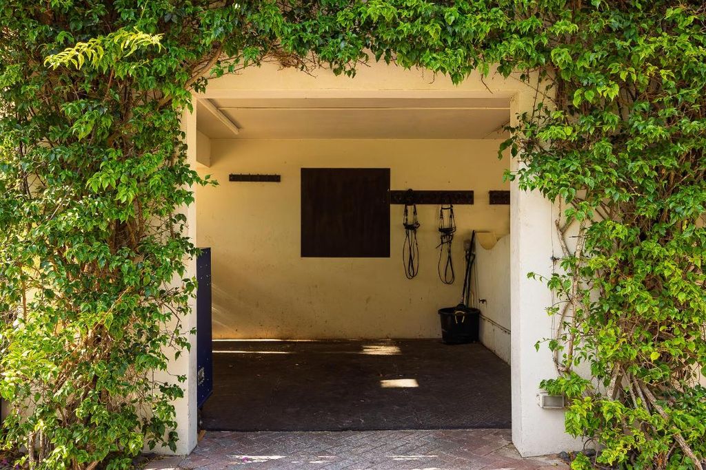 Image 20 of property listing at 5420 Las Palmas Avenue, Wellington, FL 33449