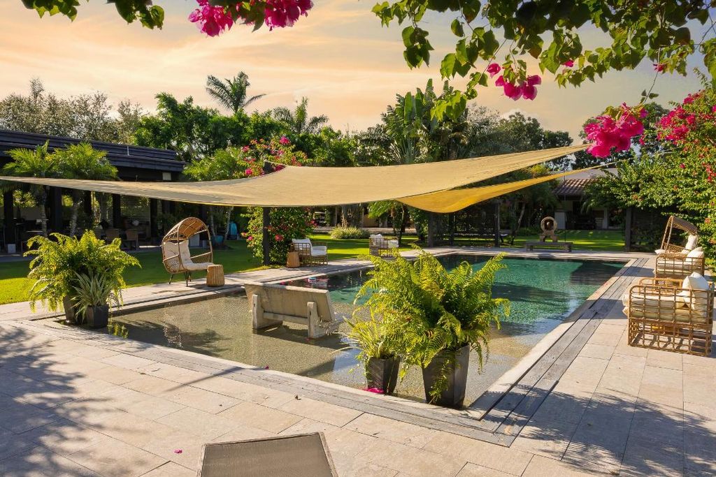 Image 27 of property listing at 5420 Las Palmas Avenue, Wellington, FL 33449