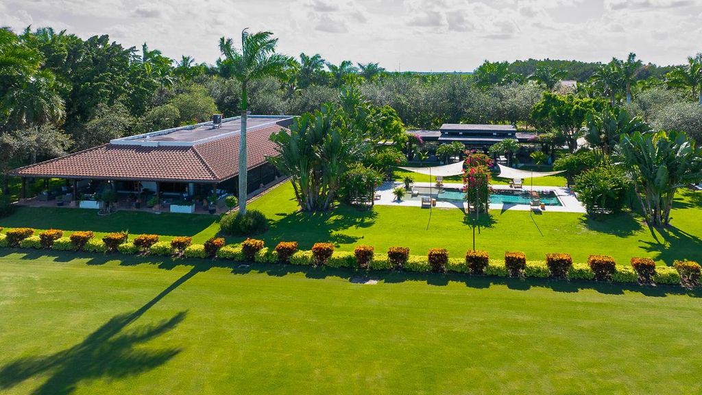 Image 33 of property listing at 5420 Las Palmas Avenue, Wellington, FL 33449