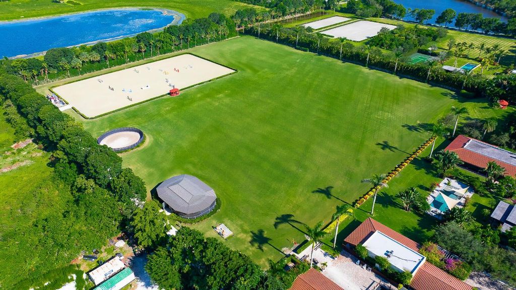 Image 34 of property listing at 5420 Las Palmas Avenue, Wellington, FL 33449