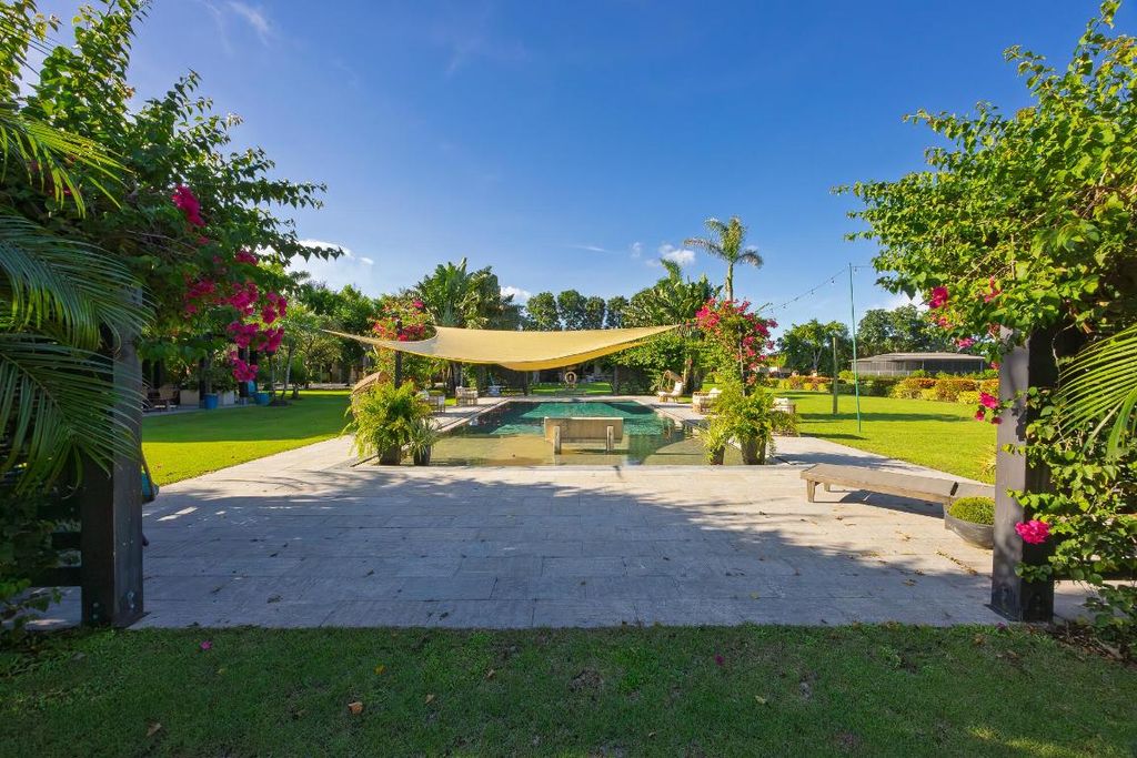 Image 36 of property listing at 5420 Las Palmas Avenue, Wellington, FL 33449