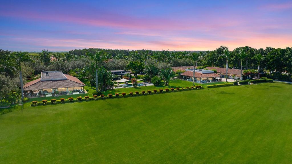 Image 4 of property listing at 5420 Las Palmas Avenue, Wellington, FL 33449