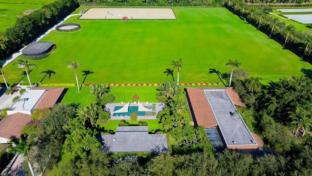 Image 5 of property listing at 5420 Las Palmas Avenue, Wellington, FL 33449