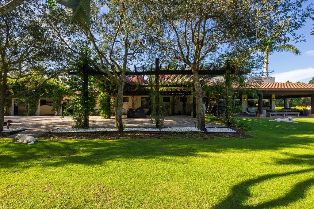 Image 51 of property listing at 5420 Las Palmas Avenue, Wellington, FL 33449