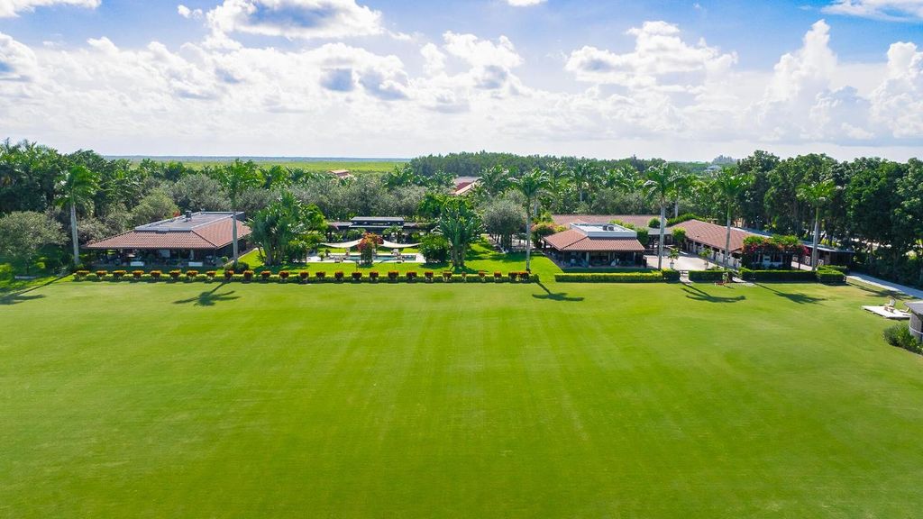 Image 56 of property listing at 5420 Las Palmas Avenue, Wellington, FL 33449