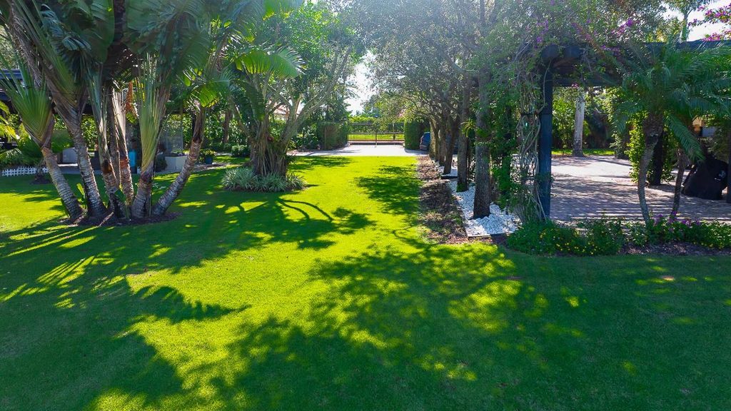 Image 57 of property listing at 5420 Las Palmas Avenue, Wellington, FL 33449