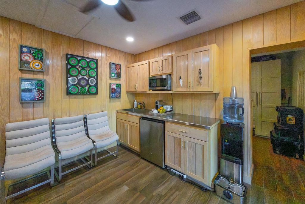 Image 60 of property listing at 5420 Las Palmas Avenue, Wellington, FL 33449