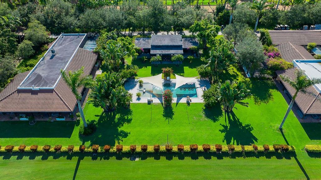 Image 7 of property listing at 5420 Las Palmas Avenue, Wellington, FL 33449