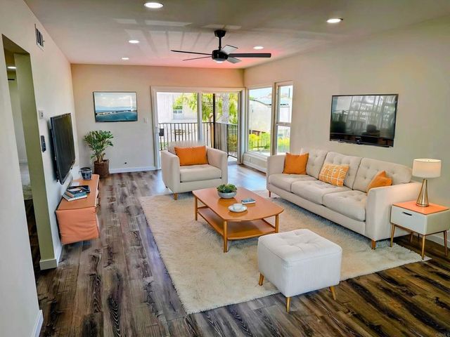 156 4Th Street Unit D, Del Mar, CA 92014
