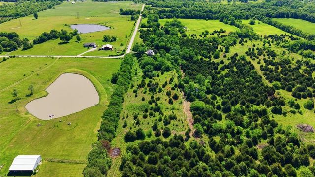24103 E 323rd Street, Harrisonville, MO 64701